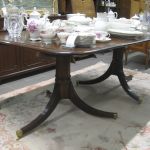 569 3171 DINING TABLE